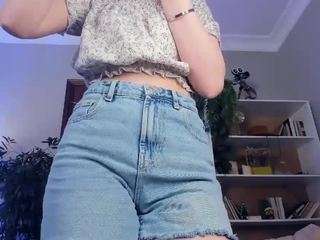 linncrago webcam model stream image