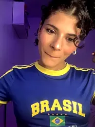 luluzinhax webcam model stream image