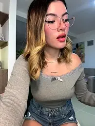 Your_Honeey webcam model stream image