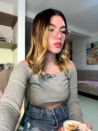 Your_Honeey webcam model stream image