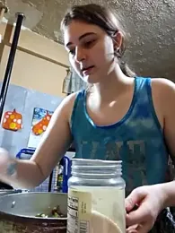 Snowbunnycake_131 webcam model stream image