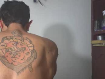 hideonbush051 webcam model stream image