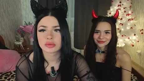 LisaAndDenis webcam model stream image