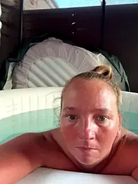 JustYourNormalCouple webcam model stream image