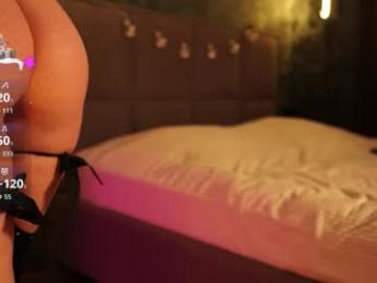 moonelly webcam chaturbate model stream image