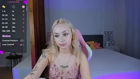 LanaYoung18 webcam model stream image