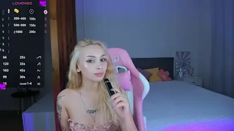 LanaYoung18 webcam model stream image