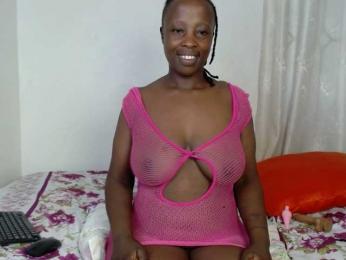 LynaBella webcam model stream image