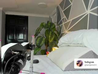 charolbruce webcam model stream image