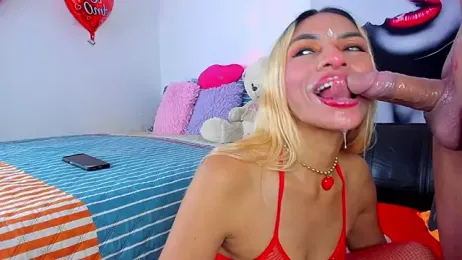 Angeline_focus webcam model stream image