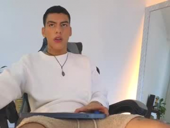 russell_adams_ webcam model stream image