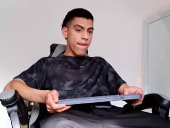 russell_adams_ webcam model stream image