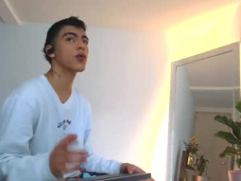 russell_adams_ webcam model stream image