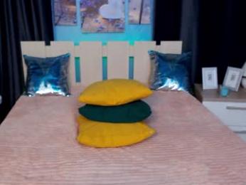 evarey_ webcam model stream image