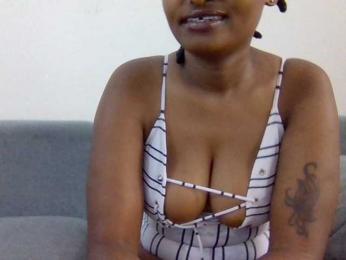 Prettysmilesss webcam model stream image