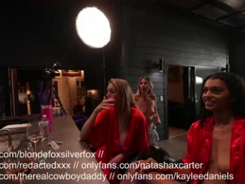 blondefoxsilverfox webcam model stream image