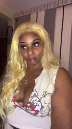 CashMeeOutt webcam model stream image