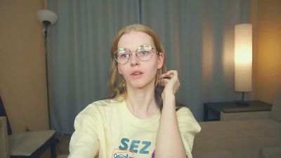 MertieAlie webcam model stream image