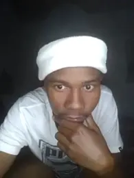 Freelly webcam model stream image