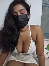 Black_bee8 webcam model stream image