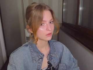 malenagold webcam model stream image