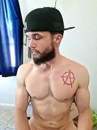 Paidbat webcam model stream image