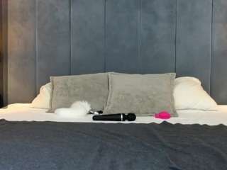 yourdemi webcam model stream image