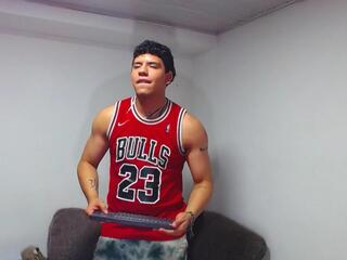 Tobias Vega webcam model stream image