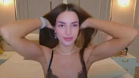 BellaHalles webcam model stream image