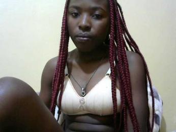 Petitepussie webcam model stream image