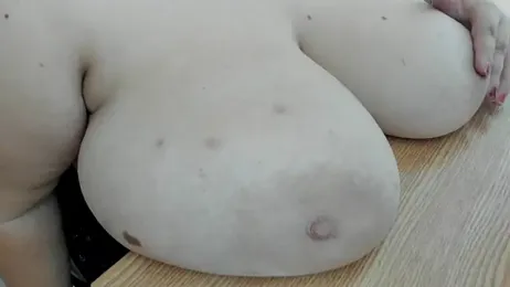Huge_Titties_ webcam model stream image