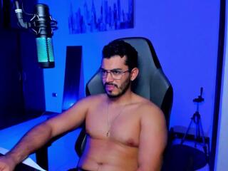 Bruno Oconer webcam model stream image