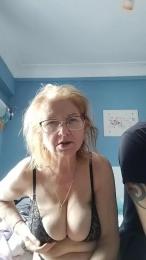 Alma_2025 webcam model stream image