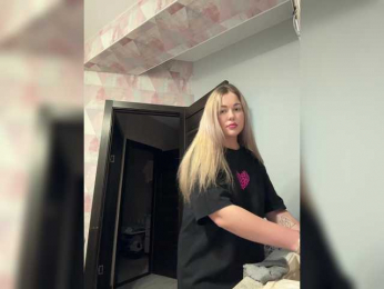 KateMid webcam model stream image