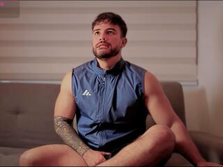 Valenthino King webcam flirt4free model stream image
