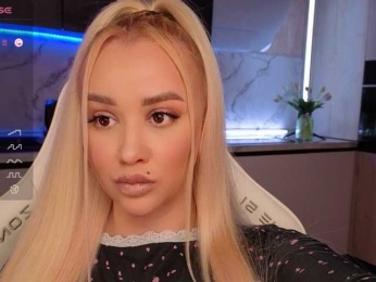 In-your-fucking-mind webcam model stream image