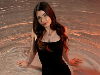 RinaLowe webcam model stream image