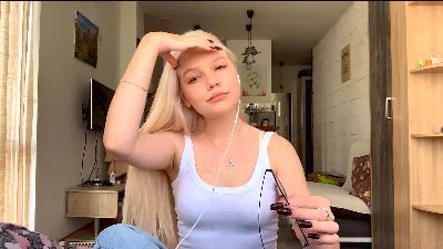 PLUSHIE_EYES webcam model stream image