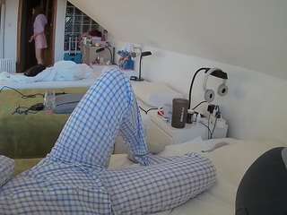voyeurcam-julmodels-bed-3 webcam model stream image