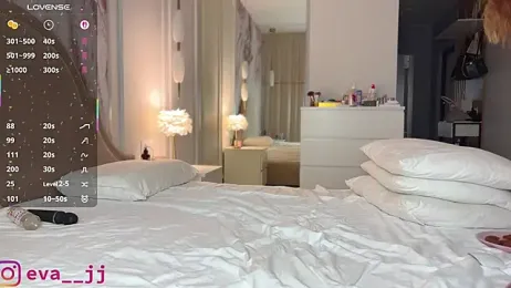 Eva_JJ webcam model stream image