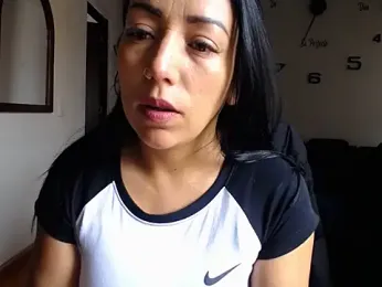 Laura_martin_ webcam model stream image