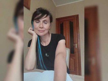 Hellenalonenochka webcam model stream image