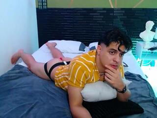 Rooney Saenz webcam model stream image