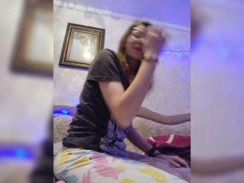 KittyMiracle webcam model stream image