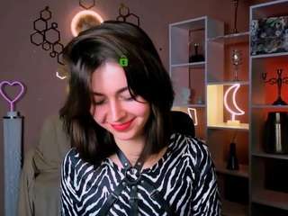 linda-fix webcam model stream image