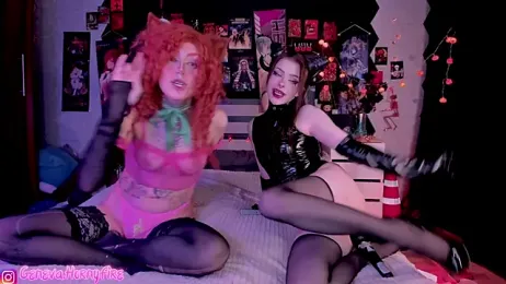 DualHornyFire webcam model stream image