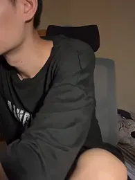 CalvinHY webcam stripchat model stream image