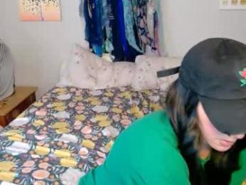 milfmonee webcam model stream image