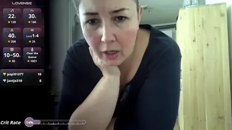 MilfGina webcam model stream image