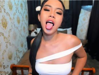 LuisaEllanor webcam model stream image